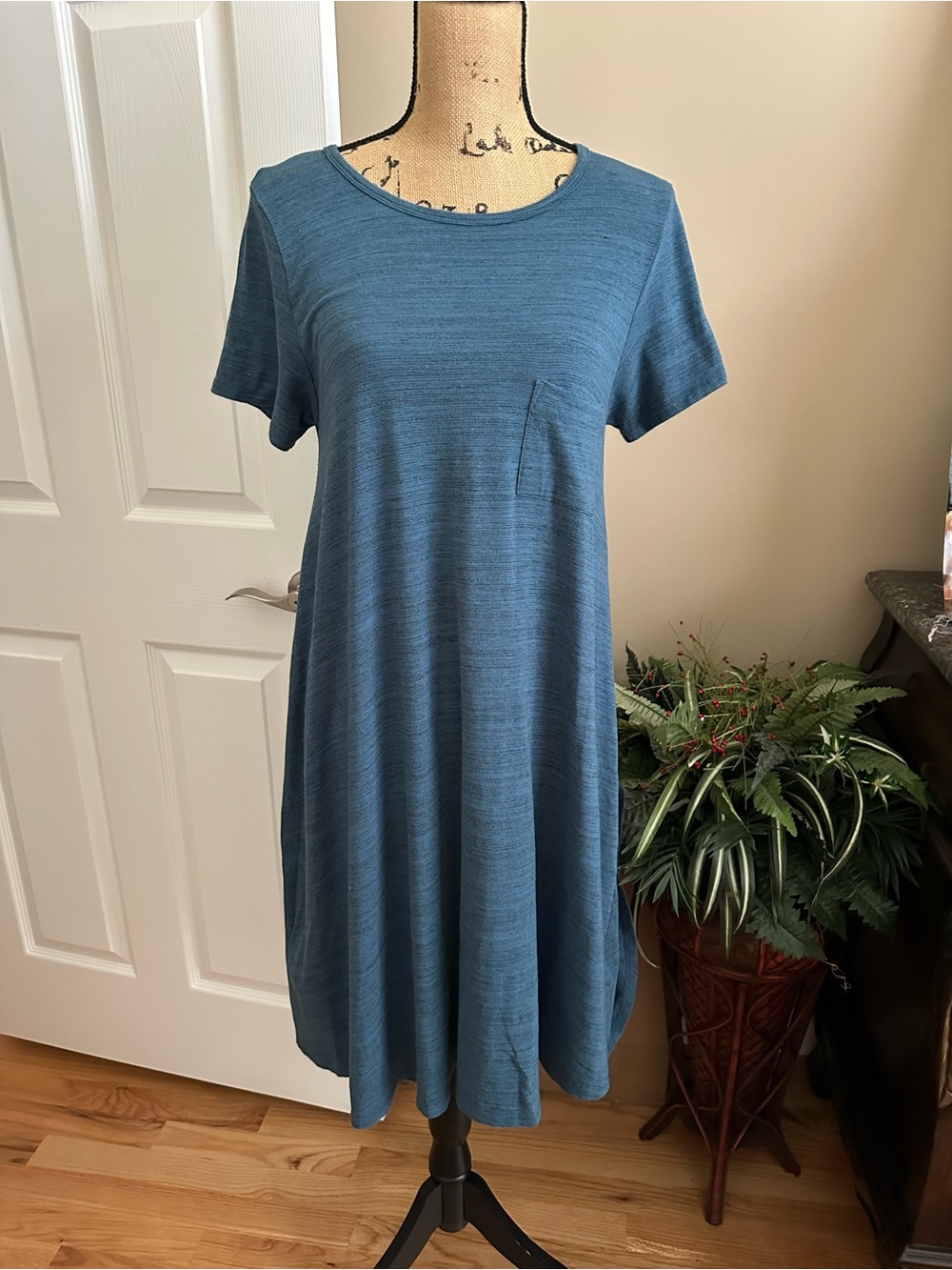 LuLaRoe Carly Dress | Blue Heathered Swing Dress | Size Medium - Picture 7 of 7